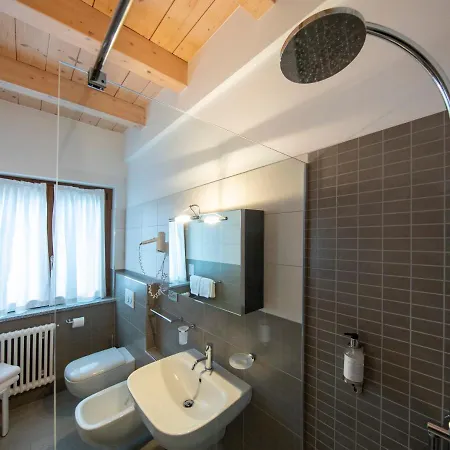 Ξενοδοχείο Edelweiss - Larespa