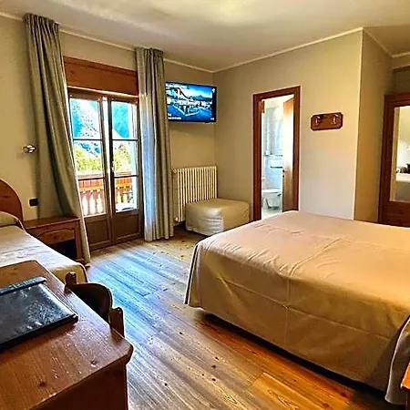 Hotel Edelweiss - Larespa 3*